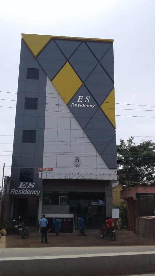Hôtel E S Residency à Theni Extérieur photo